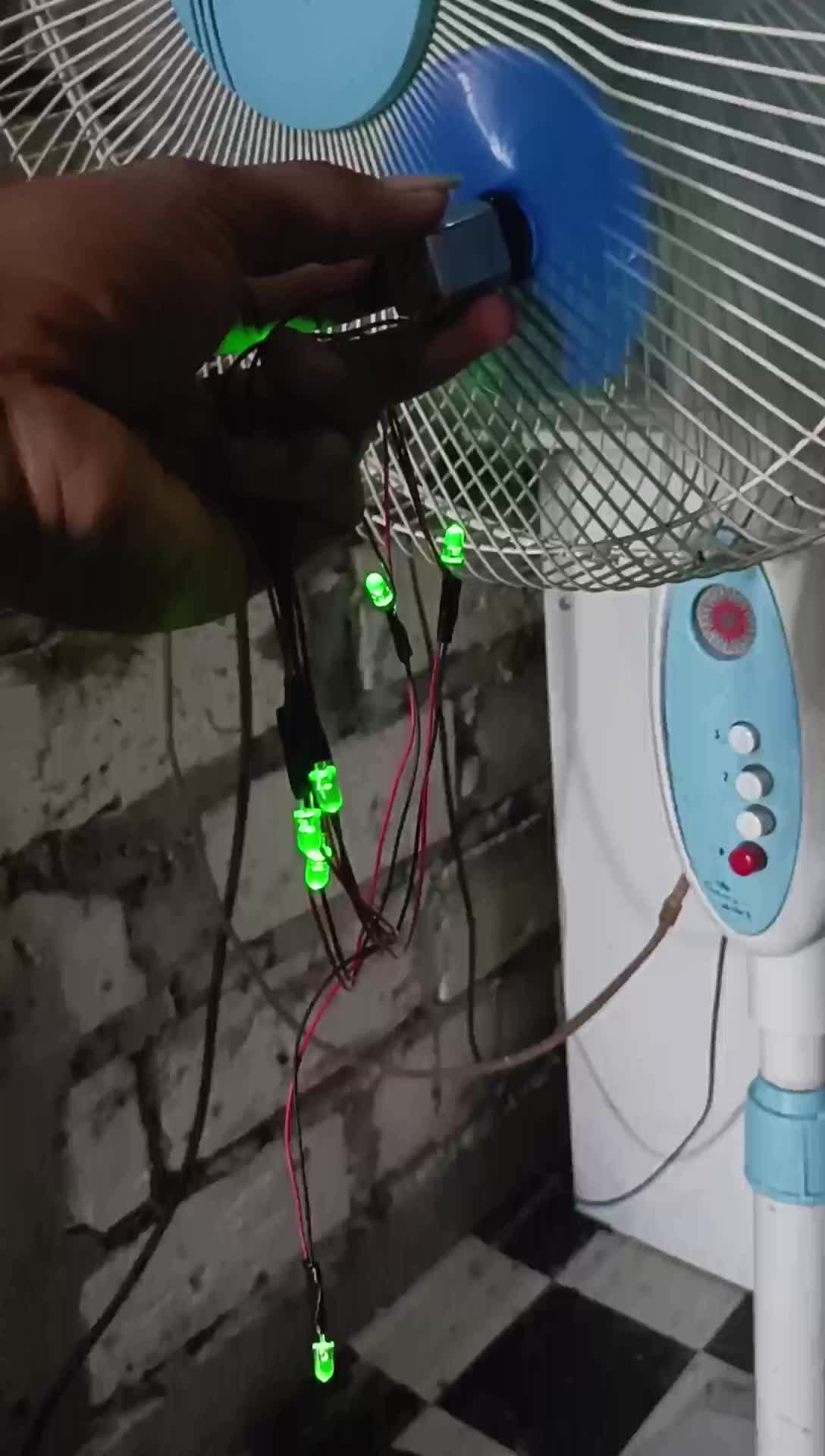 terang Lampu layang-layang tenaga dinamo led super