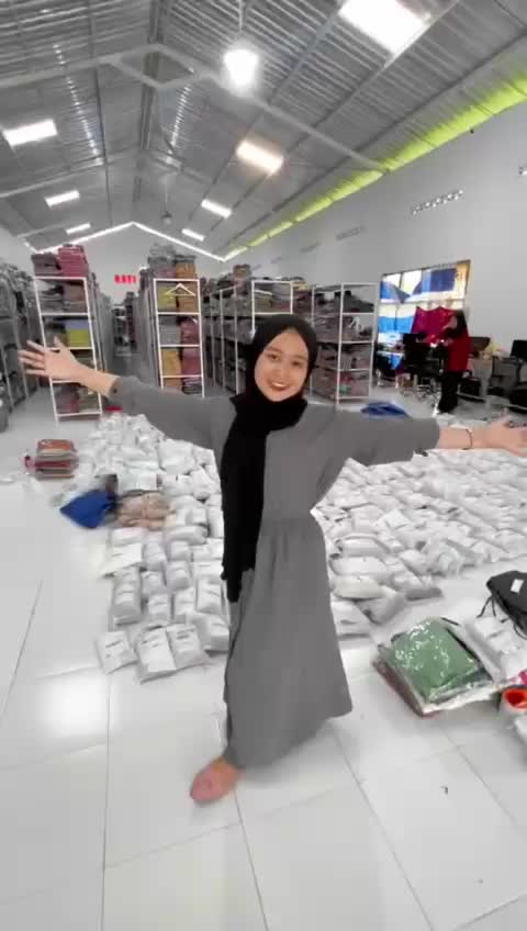 MUFASH - BLOOMY SET / SETELAN WANITA DEWASA LD 110 (ATASAN BLOUSE CERUTY DAN ROK PLISKET) BY FASHION SOLO Muslim Bawahan Baju Mewah