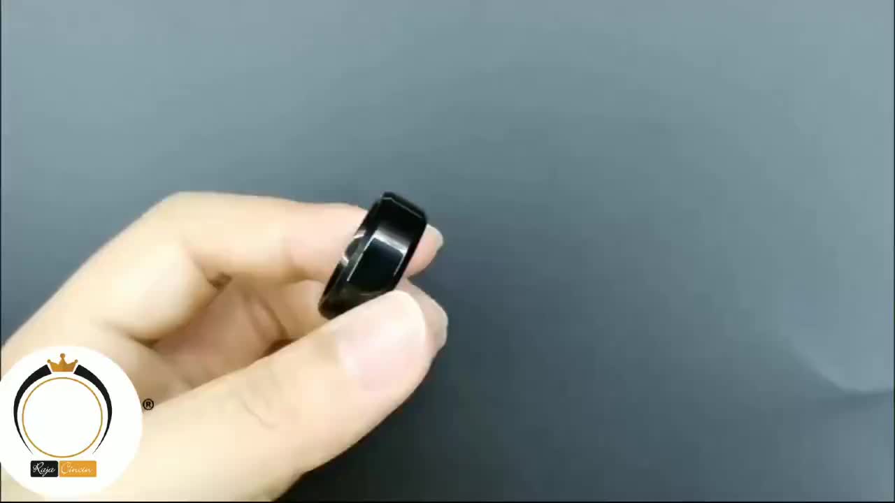 Cincin Titanium warna Hitam Polos Uniseks Ukuran Rings 16-19 untuk Kado Ulang Tahun Pria Wanita