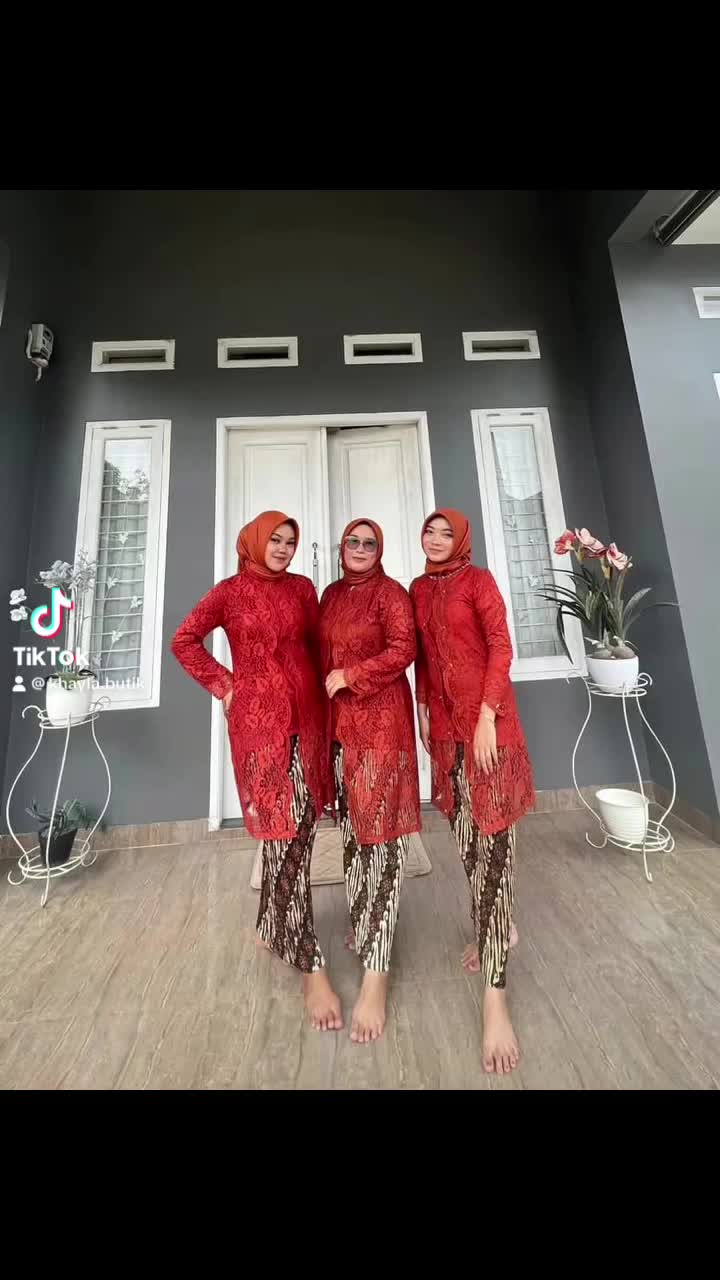 Kebaya brukat tunik busui  kebaya kondangan kebaya seragaman kebaya wisuda bahan premiun Mewah