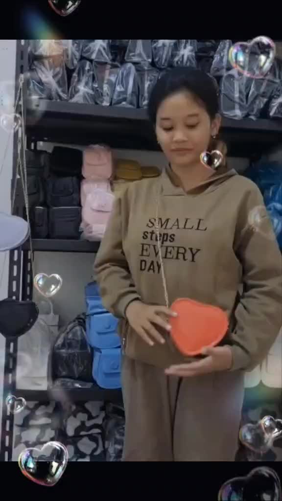 Tas Selempang Mini Wanita ACE Micha Slingbag Bahan Ace Lac Glossy dengan Rantai Emas 120cm