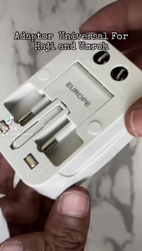 Universal Travel Adapter Perlengkapan Wajib Haji dan Umroh