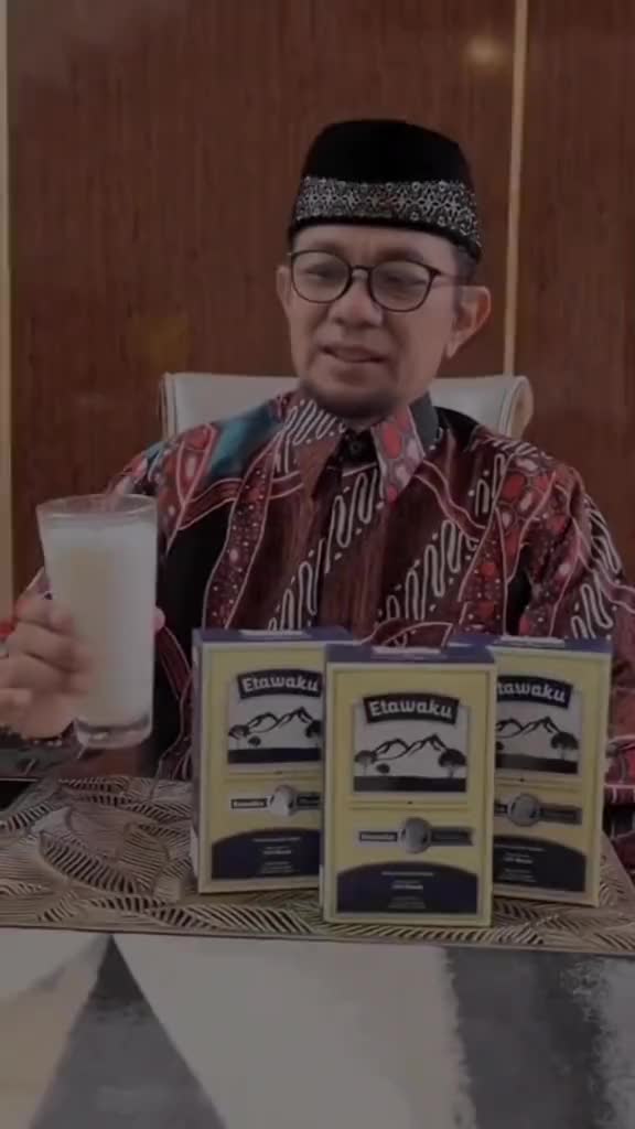 Susu Etawaku Platinum Minuman Susu Bubuk Kambing Etawa dan Krim Bubuk Rasa Original Isi 200 gram BPOM Minuman Serbuk Dairy Milk Produksi PT. Wijaya Food Indonesia BPOM Halal