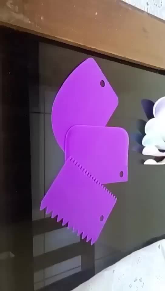 Scraper Plastik Alat dekorasi kue isi 3