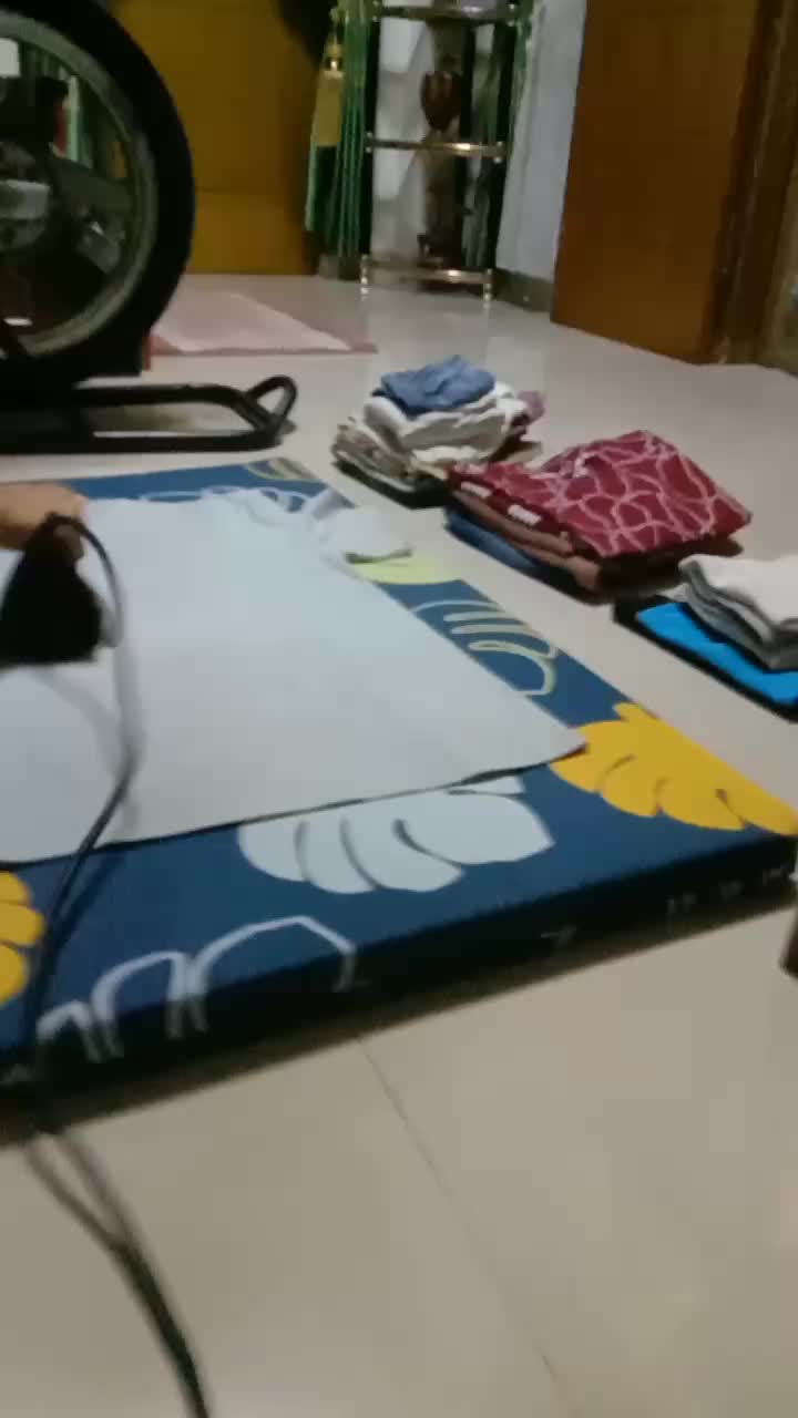 Alas Setrika Busa  tebal 5 cm (Bonus tali pengikat).Busa hitam.
