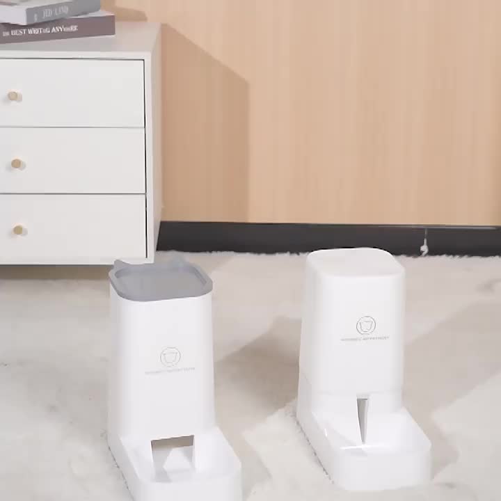 1 set Pet Feeder Otomatis Tempat Makan & Minum Anjing Kucing BPA Free Kapasitas Besar 3.8L & 2.1kg Praktis Hemat Tempat 14x27x25cm