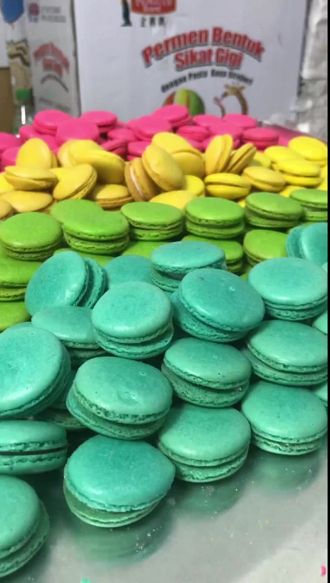 PAKET BUNDLING GEMACAROON DAN LONDON COOKIES /CREPES/PIE SUSU GEMPIE