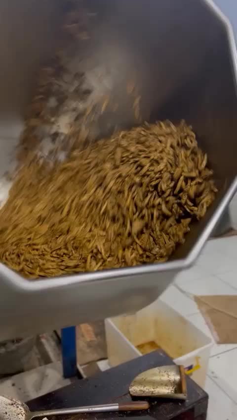 BASRENG 1KG REMPAH PEDAS DAUN JERUK KHAS BANDUNG SNACK CENTER Kering Food Snacks Goreng bas reng