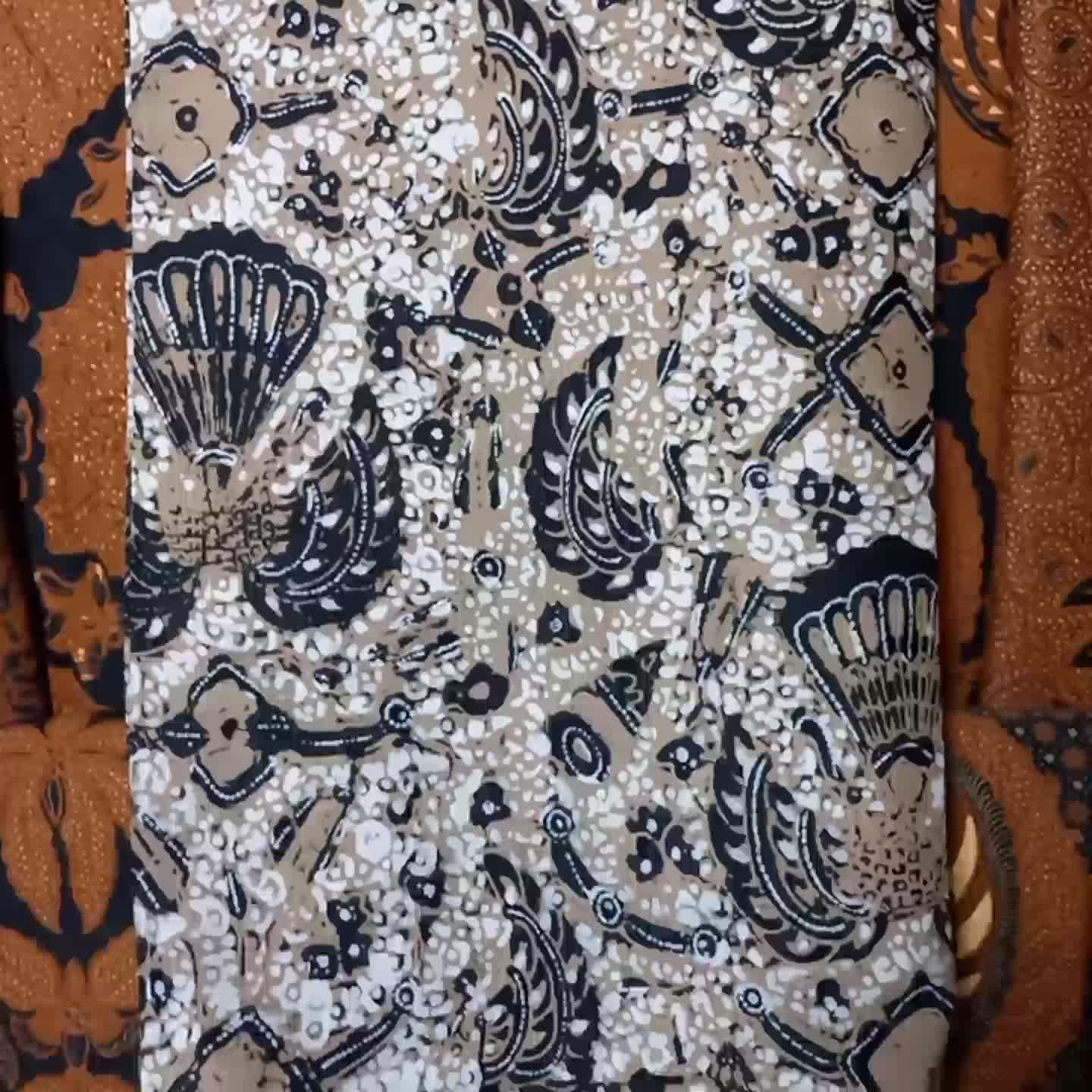 Kain Jarik Lawasan Putih Krem Gurdo Dagel Bawahan Kebaya dan Beskap