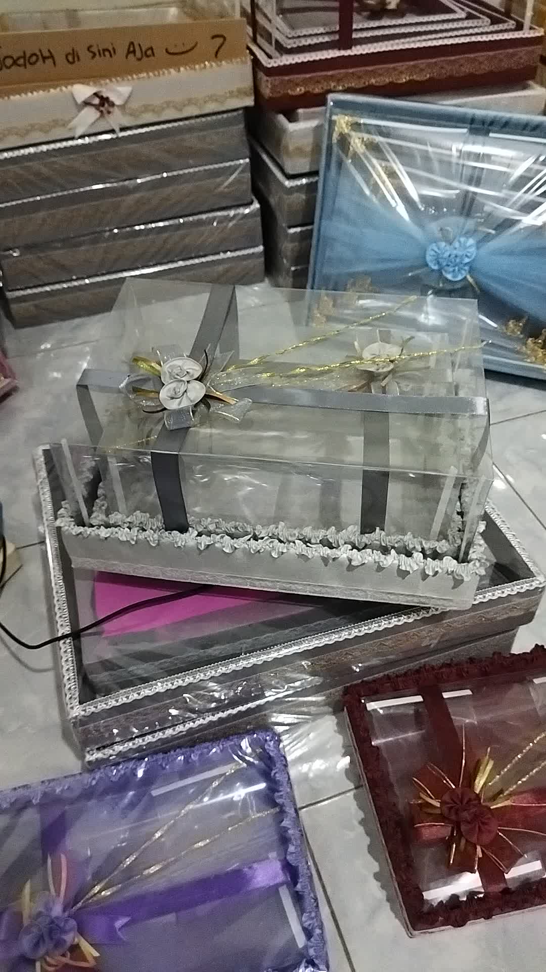 Kotak Hantaran Pernikahan Seserahan Tutup Mika 1 Set Isi 4 - Hadiah Plastik Lamaran Nikah Blue Souvenir - Bunga