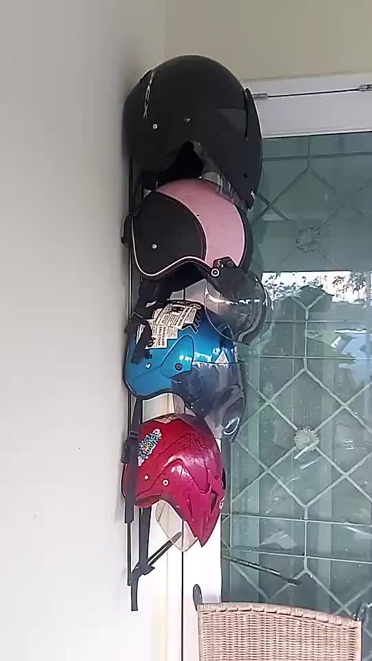 Rak gantungan cantelan cantolan centelan besi minimalis penyimpanan helm helem 3 susun dan 5 susun Dipasang di Dinding