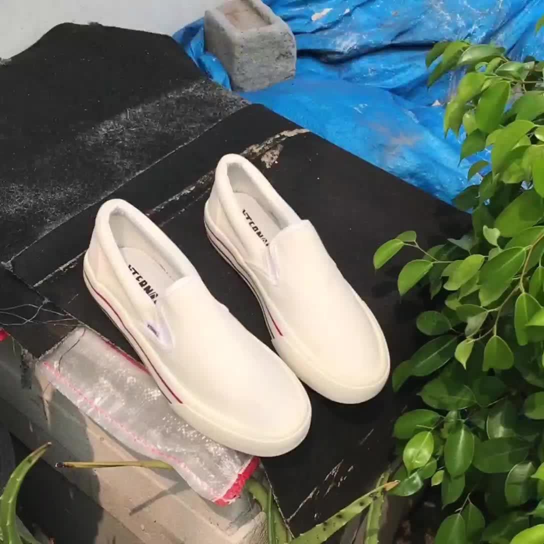 Slip On Wisper XternalStepSure Offwhite List Merah Navy Canvas Kasual