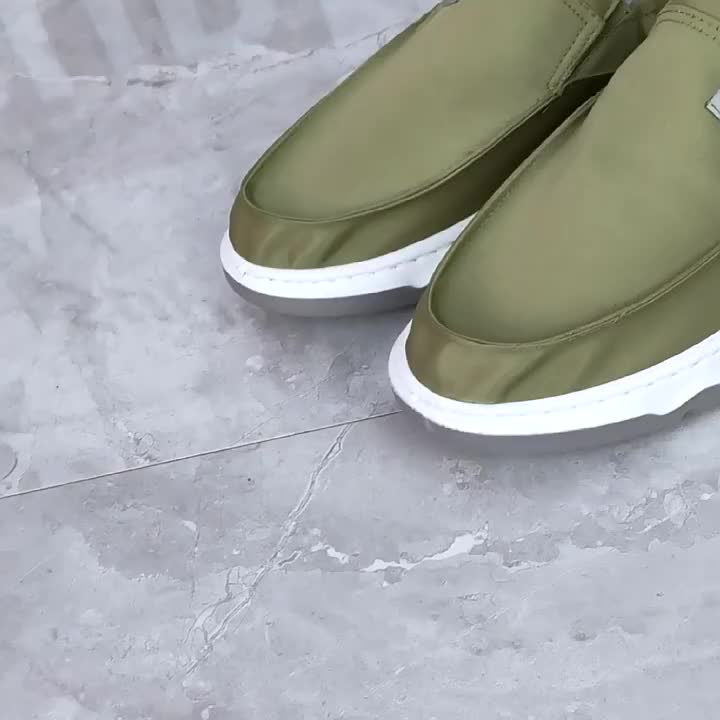 Sepatu Slip on Pria  Sepatu Loafers Kasual Antislip Sepatu Bisa Model Sandal Selop Santai  Fashion Kasual Kekinian Karet Shoes