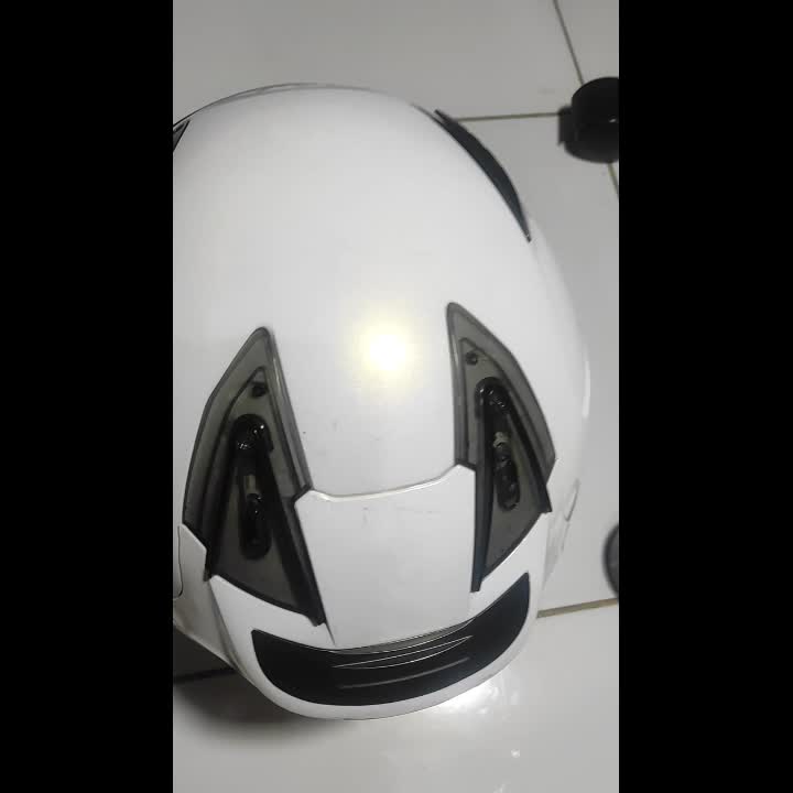 Penghilang Baret Body Mobil Motor LUMOBRITE X SCRATCH REMOVER Magic Polish Penghapus Penghilang Pembersih Baret Dalam Lecet Goresan Noda Jamur Kaca Kerak Air Rubbing Compound Kompon Kasar Ampuh Helm Sepeda Pengkilap Pengkilat COD Not American Magic