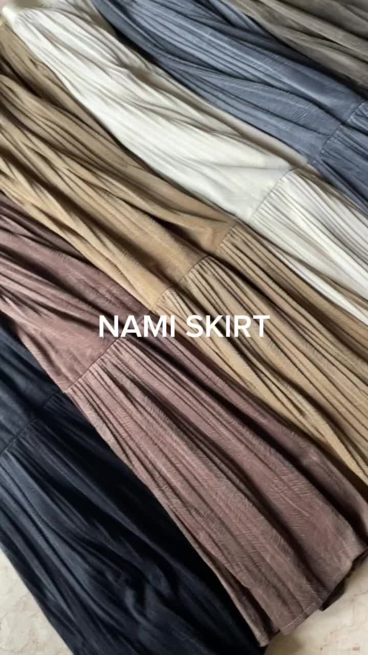 LAVEE - Nami Skirt / Rok Plisket Suede Panjang - Rok Wanita Ruffle 2 Susun - Long Pleated Maxi Skirt - Lebaran - Idul Fitri