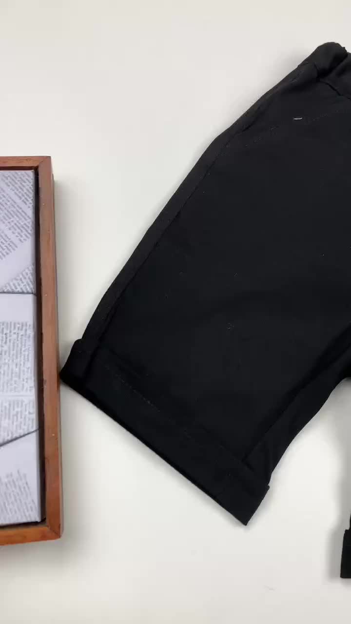 Bronkis Junior Celana Pendek Anak Laki Chino Bahan Katun Stretch Warna Hitam Polos Kids Fashion