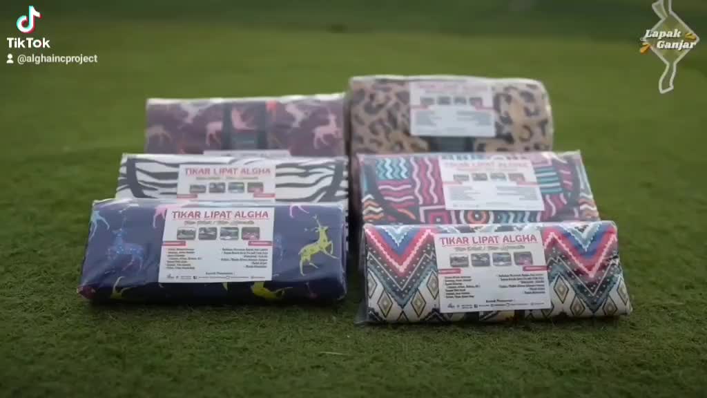 Tikar Lipat Microsatin Anti Air Ukuran 3 Meter - Cocok untuk Piknik dan Acara Keluarga - Karpet Foldable Multicoloured tikar piknik lipat