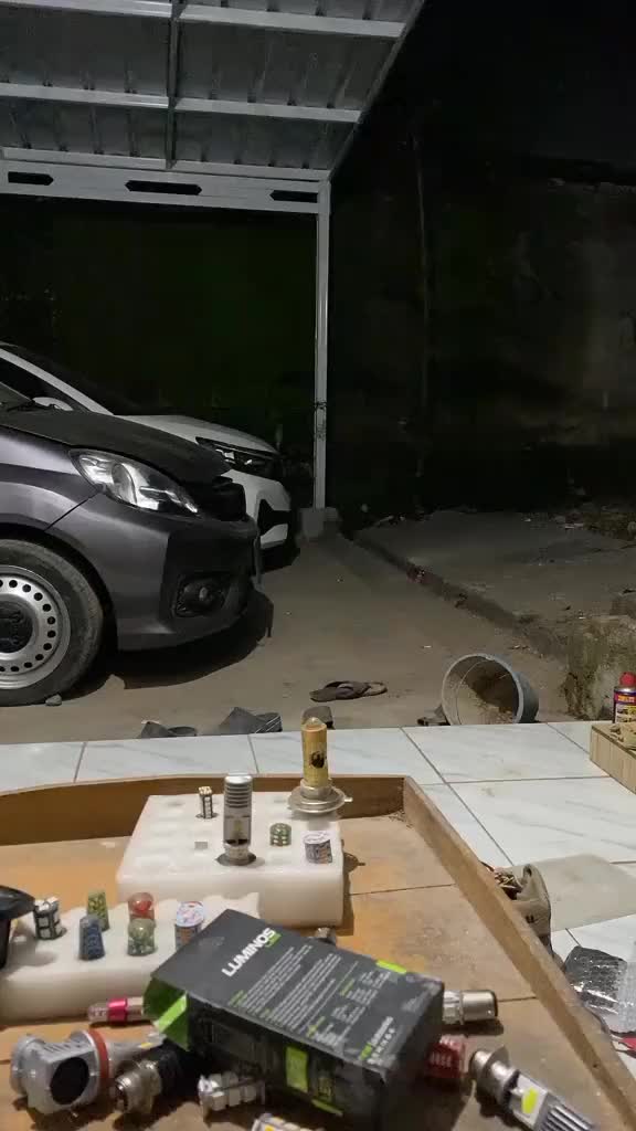 Miniprojector Y7d H4 untuk lampu utama mobil dan motor Car 50Wat