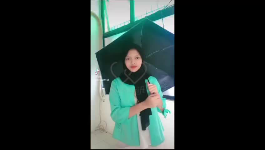 payung Kapsul Free Zipper Box Umbrella Mini / payung Lipat Mini / payung Lipat UV Mini  /Anti Hujan dan Sinar UV Matahari Besi payung hujan dan matahari tahanlama