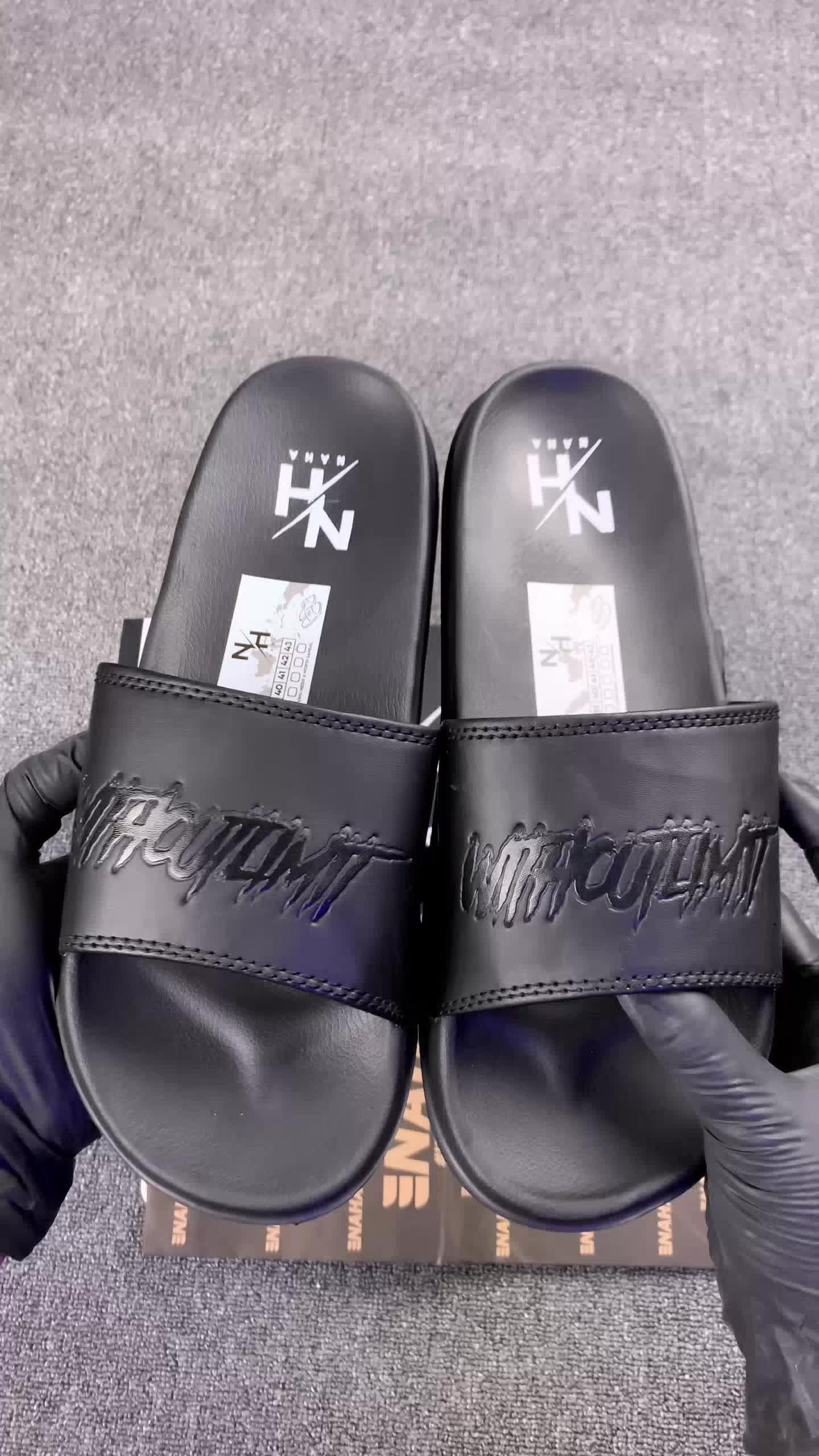 Naha Footwear Sandal Selop Slip On Pria Wanita Dewasa Junior Anak Slipper Font Withoutlimit Hitam Aesthetic Sendal Karet Slop Cowok Cewek Empuk Murah Cod Dalam Ruangan Luar Ruang Anti Licin Ringan Keren Shoes 31 - 43