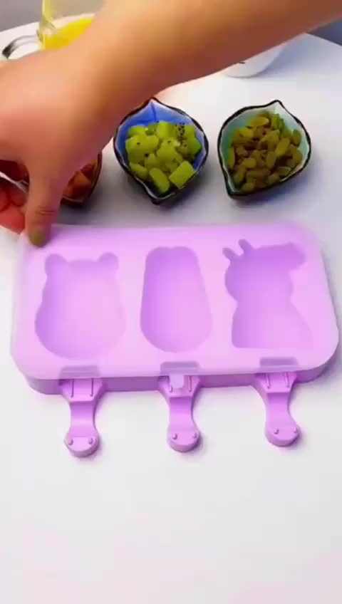 MMM-Cetakan Ice Cream Silicon Cetakan Es Krim Karakter Lucu Popsicle Coklat Kue Cetakan Agar-agar Jelly Mold Silikon Bentuk Hewan Kayu Stik Kitchenware