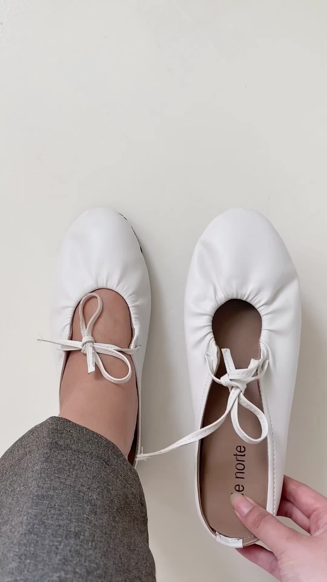 LE NORTE Marion Series Le Norte - Sandal Mule Clog Wanita - Mules Tali Cewek Flatshoes Wanite Round Toe Tanpa Hak Sendal Sol Tebal Stylish & Nyaman Bahan Sintetis Leather Sol Tebal Cocok Untuk Aktivitas Sehari-hari