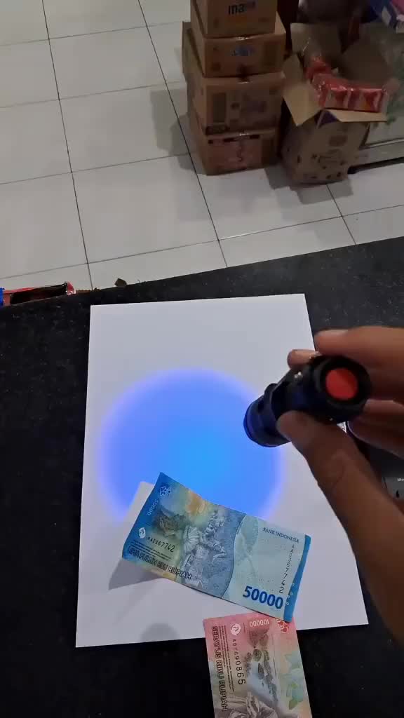 Senter Money Detektor Sinar UV Alat Cek Uang Asli