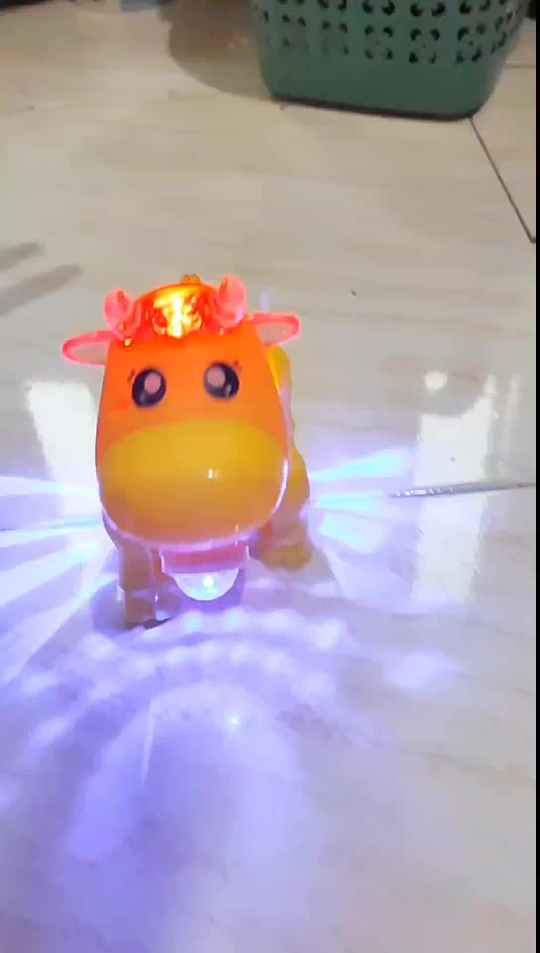 MAINAN LOVELY COW SAPI JALAN / SAP 25% IBERJALAN BATRAI SUARA LED / MAINAN