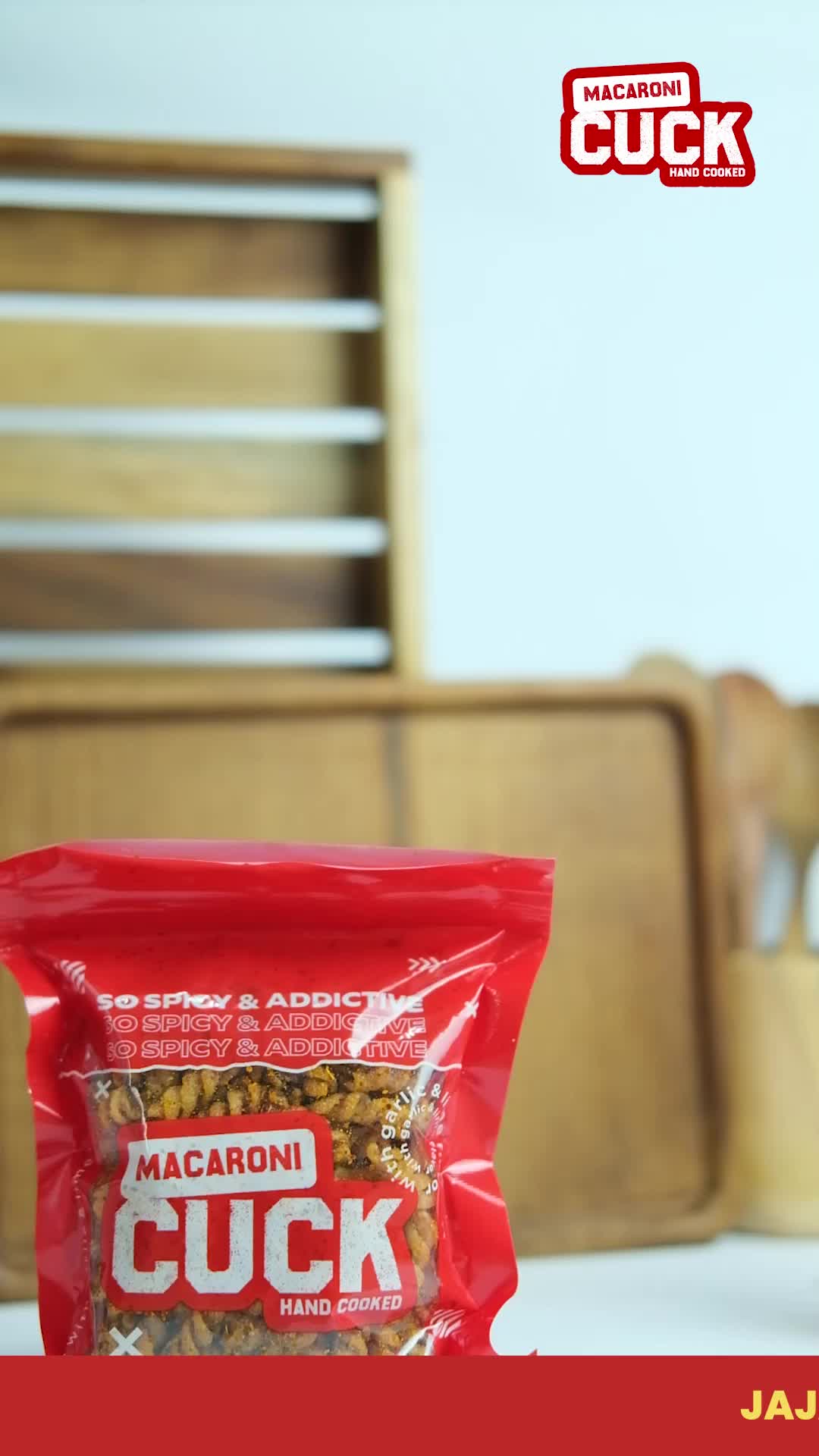 Makaroni Spiral Daun Jeruk CUCK Kemasan Reguler 80 Gram  Snack Cemilan Pedas Asin Cugo Food Makanan Keripik