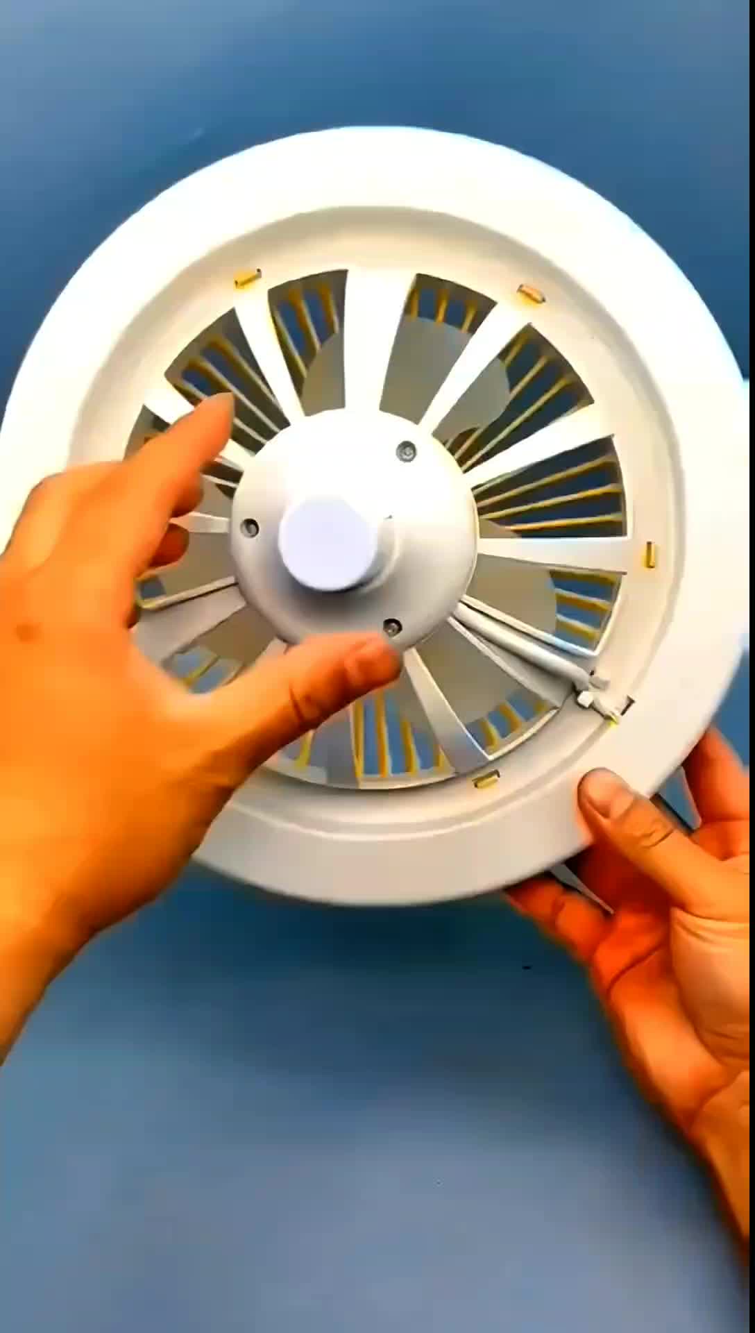 Kipas angin plafon dengan lampu multifungsi Kamar