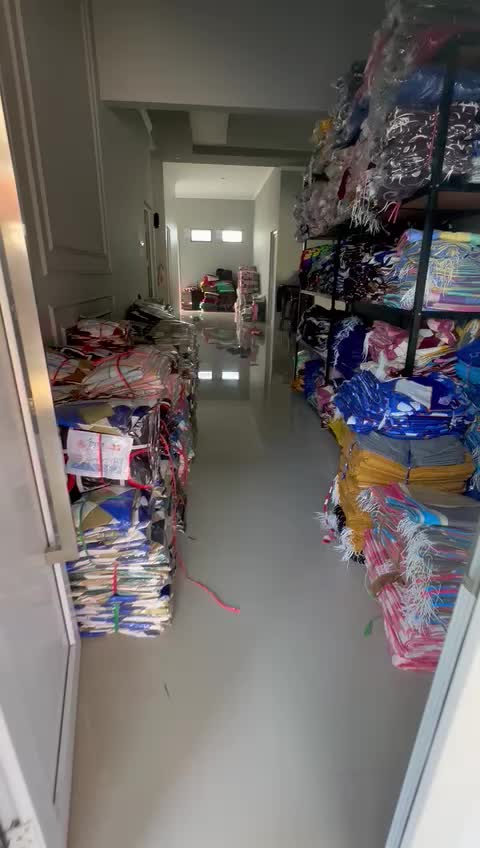 Satu paket isi 6pcs 4 sarung bantal dan 2 sarung guling motif aesthetic korea kotak-kotak hitam Katun