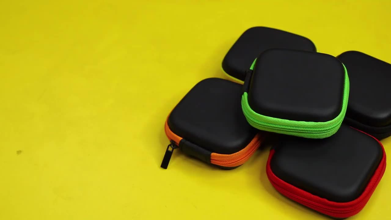 Dompet Mini Headset Earphone Resleting Tempat Penyimpanan Kabel Charger Serbaguna HM032 -XOBOX