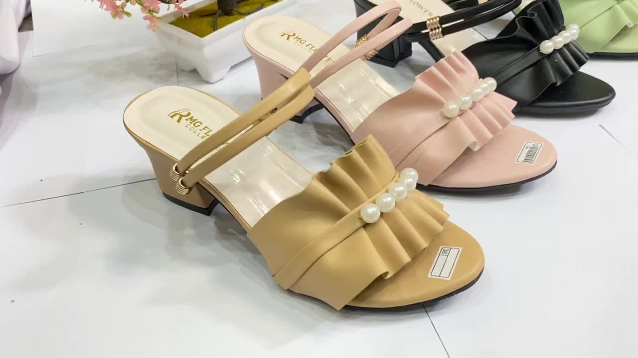 RMG8 sepatu wanita mutiara hak tahu pesta viral kekinian dewasa karakter terbaru 2025 Merah Marun Hak Datar Round Pointed karet sandal Sendal