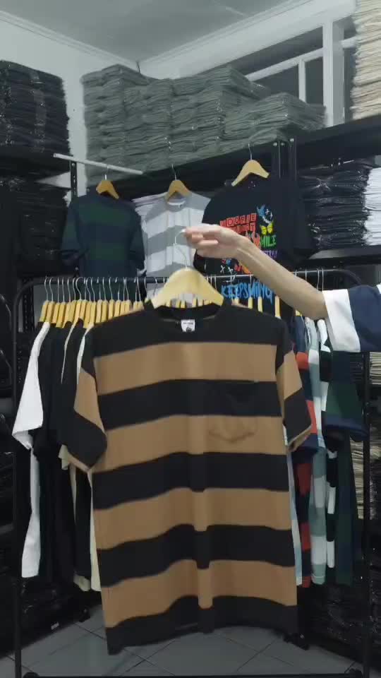 Kaos Stripe Pake Saku - Kaos Oblong Unisex Simple - Baju Distro Lengan Pendek Cowok Cewek Katun Combed 24s - Kaos Salur Oversize T-Shirt Keren Pria Wanita Dewasa Original Woopie Project Sablon Surfing