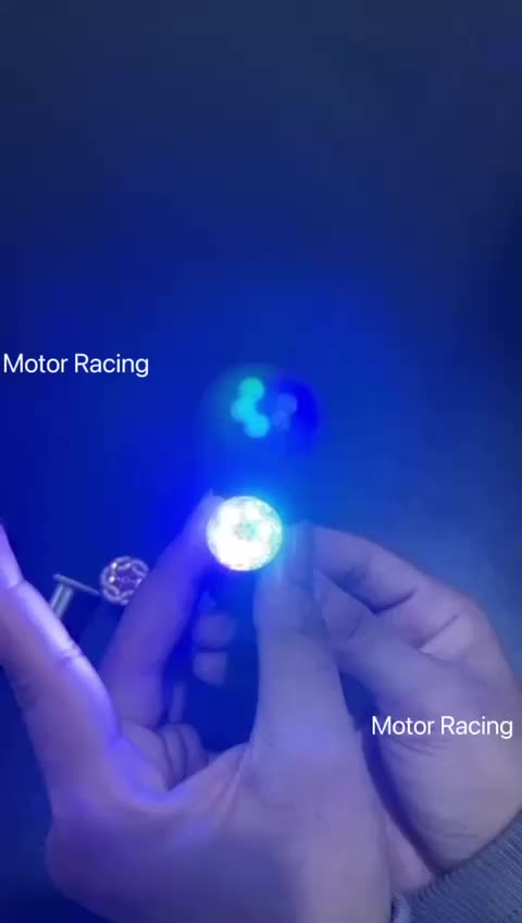 Lampu Stop Rem Belakang 30 mata LED Gepeng 2 Mode Gerak Dan Kedip Untuk Motor Dan Mobil