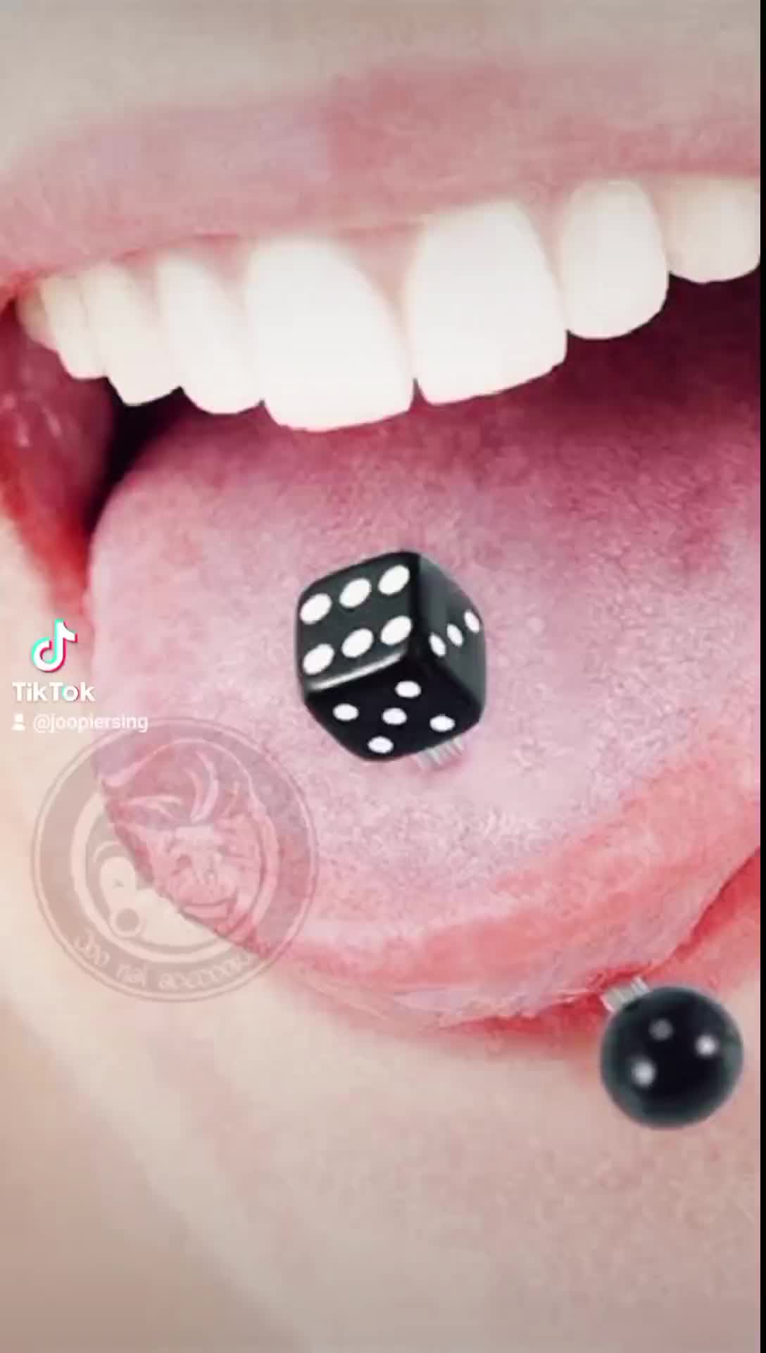 Anting Barbel Model Dadu Titanium Stainless Steel 100% Asli untuk Lidah, Bibir, Pipi, Telinga - 1.8mm - Kulit, Earrings
