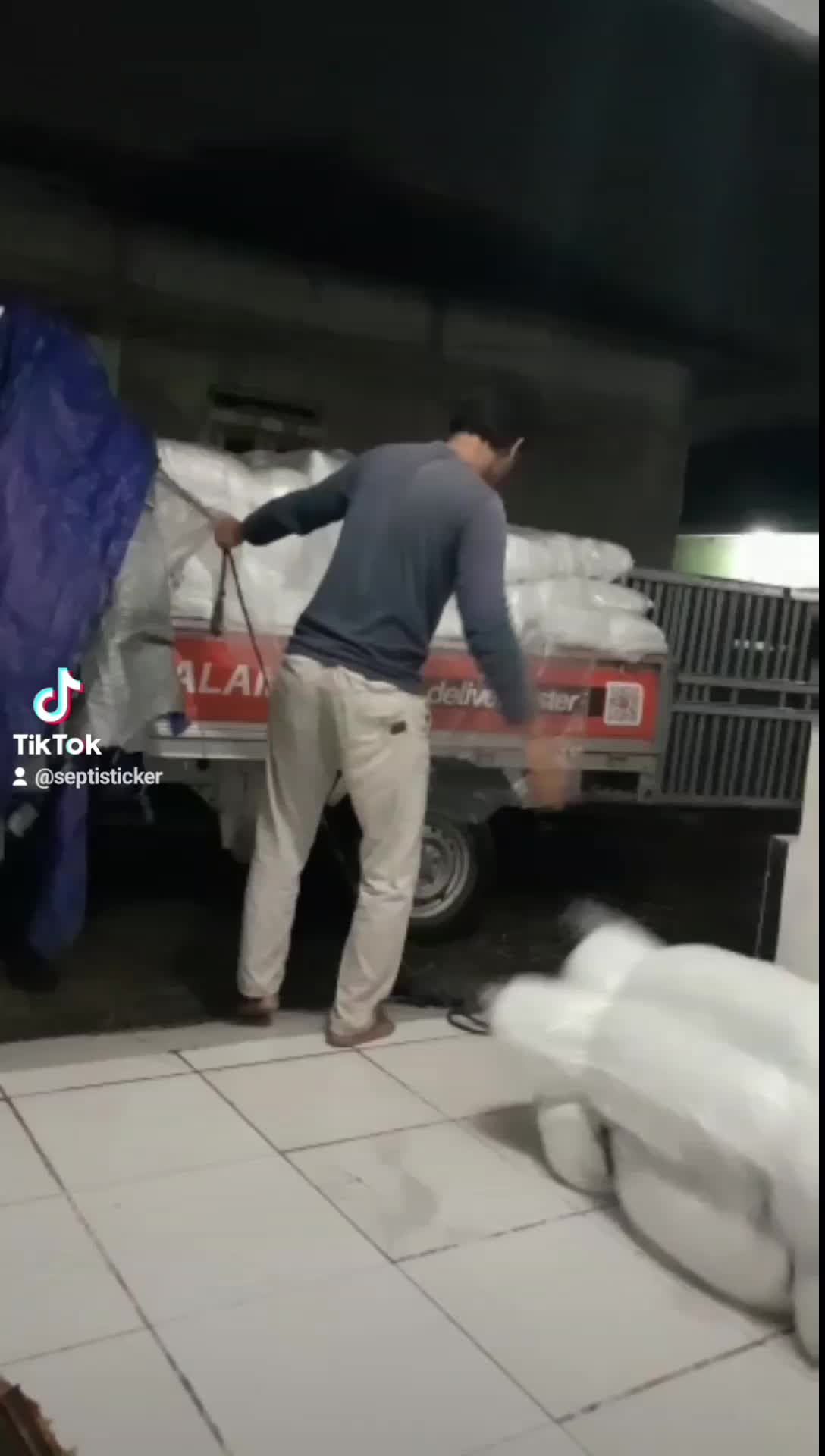 Bantal bahan memoryfoam Lembut Penyangga Punggung tidak kempes Anti Bakteri murah hotel berkualitas produk lokal Busa Guling