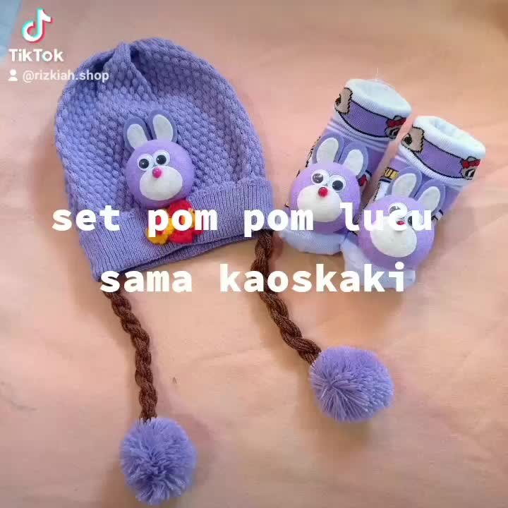 KUPLUK KEPANG CEWE SATU SET SAMA KAOSKAKI USIA 0-3 TH